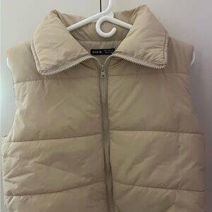 SHEIN Women's Tan Puffer Vest